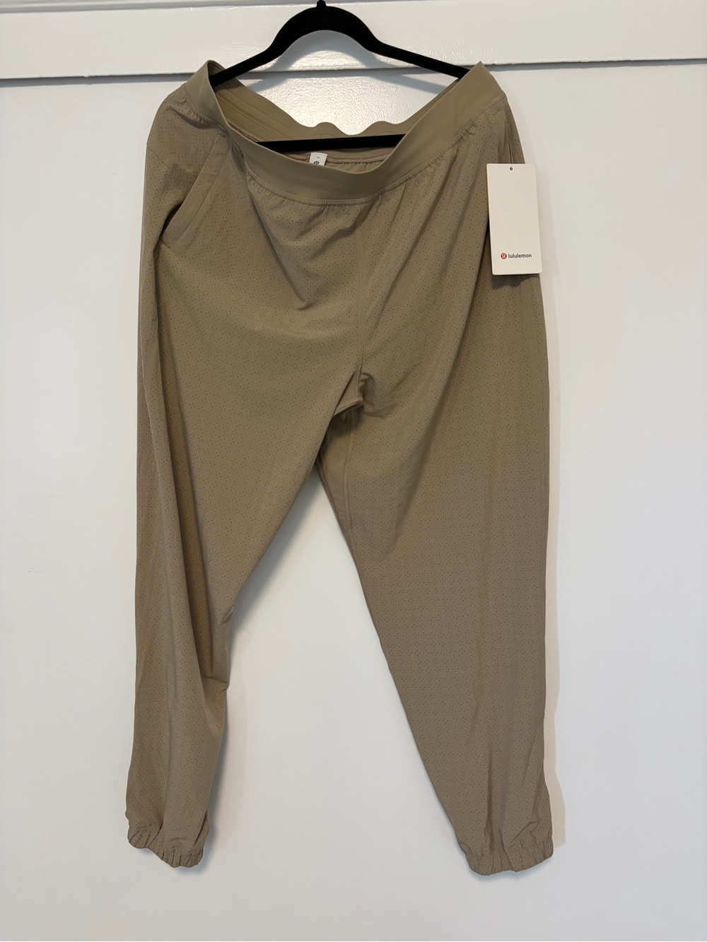 14 Lululemon Women's Track Joggers